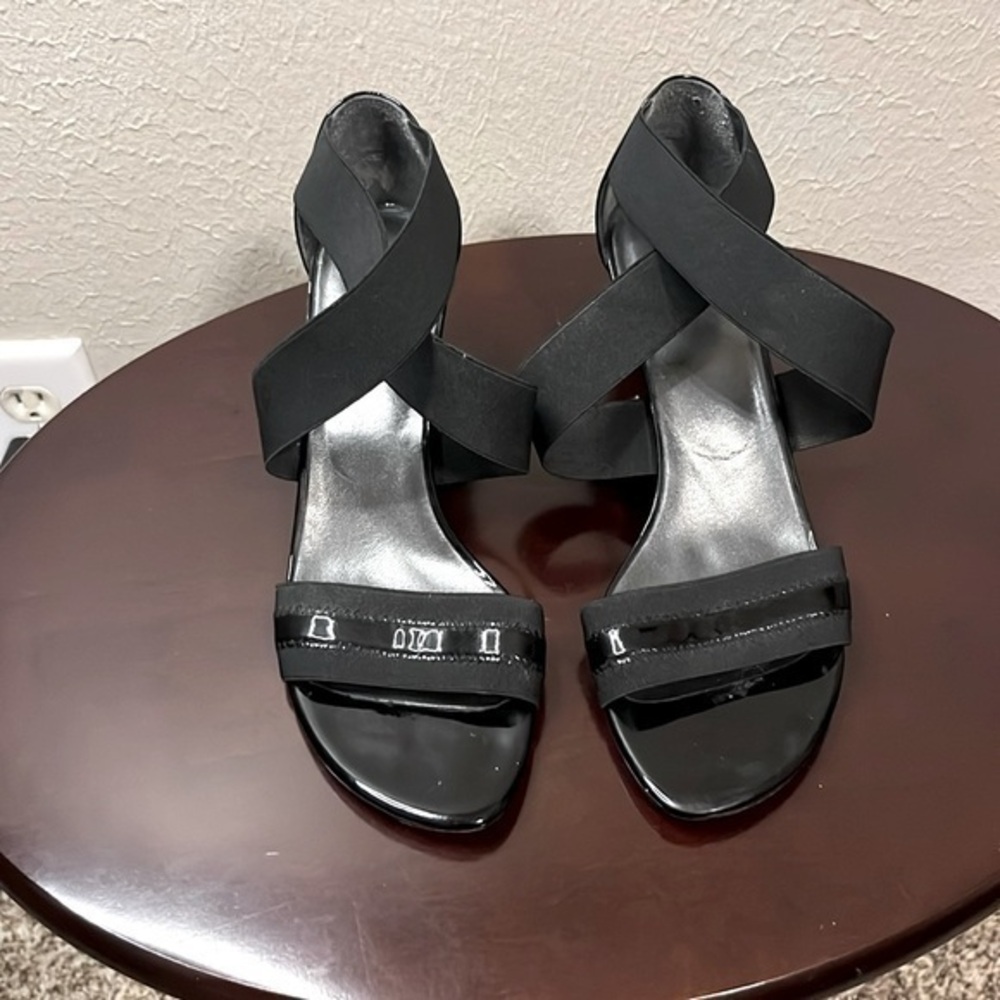 Stuart Weitzman Size 8 Open Toe Strappy Shoes